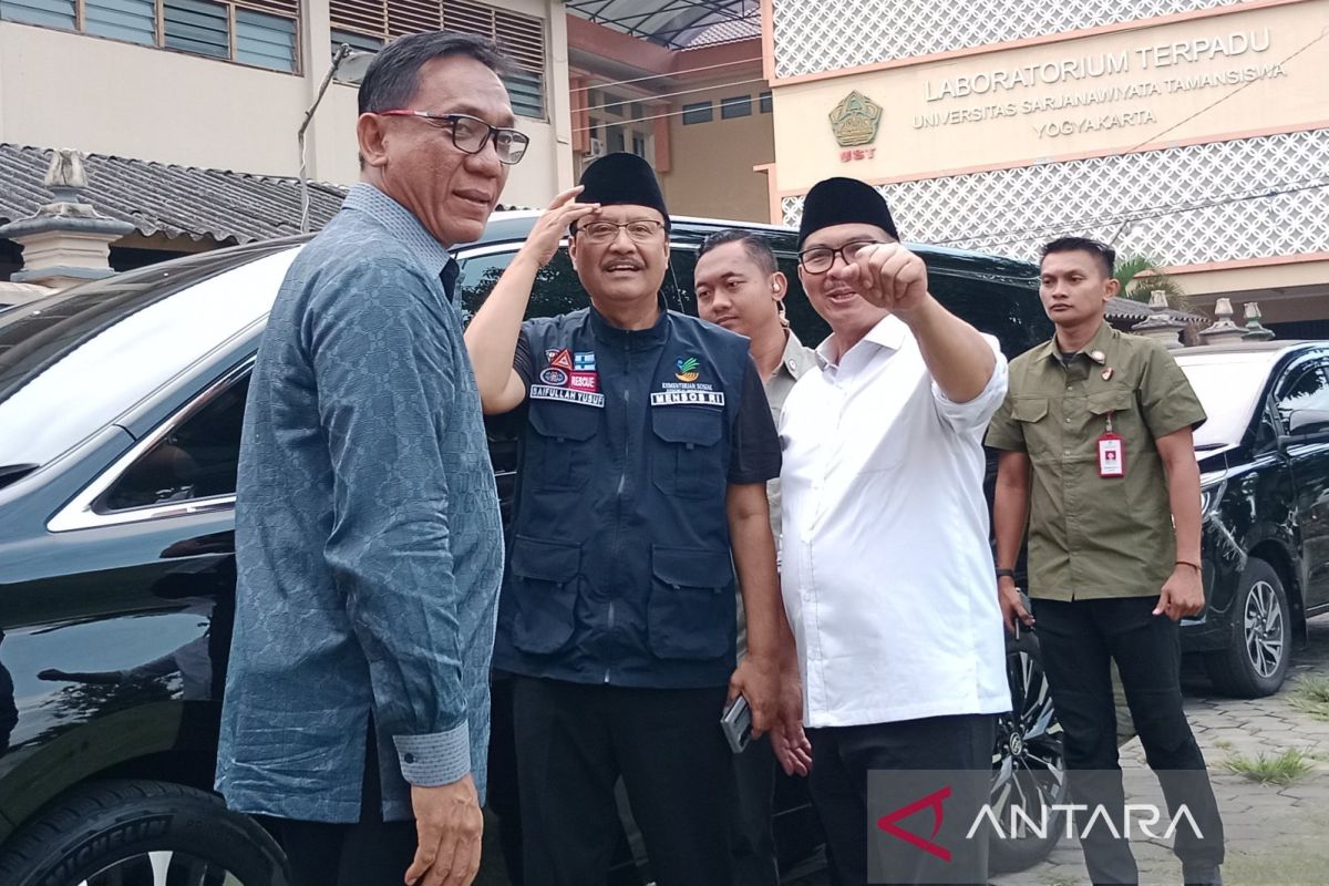 Mensos Meninjau SMA Taman Madya IP sebagai Calon Lokasi "Sekolah Rakyat"